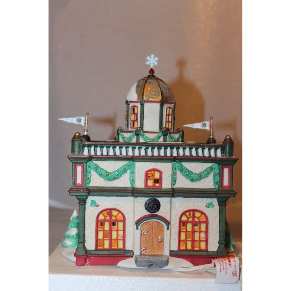 Dept 56 North Pole Village - Town Hall - Musical - Picture 3 of 6